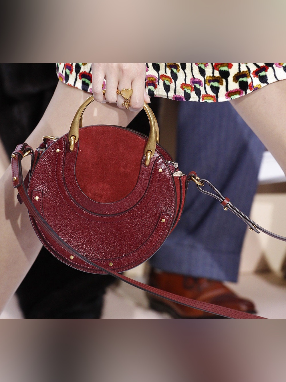 🔥100%Authentic Chloe Pixie Small Red Round Shoulder Crossbody Suede Leather Bag🔥 - Picture 2 of 13